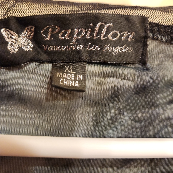 Papillon tunic /dress if on the shorter side. Velvet feel flowers. - Picture 3 of 7